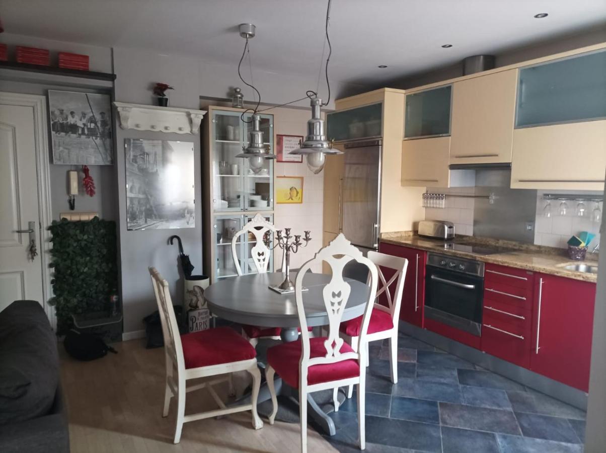 Apartamento San Quirce - Centrico Y Reformado- Wifi Y Netflix Valladolid Kültér fotó
